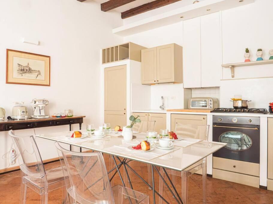 Romantic Flat On Navigli River By Easylife Mediolan Zewnętrze zdjęcie