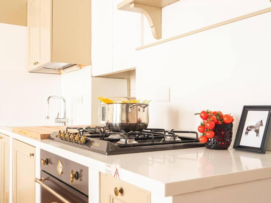 Romantic Flat On Navigli River By Easylife Mediolan Zewnętrze zdjęcie